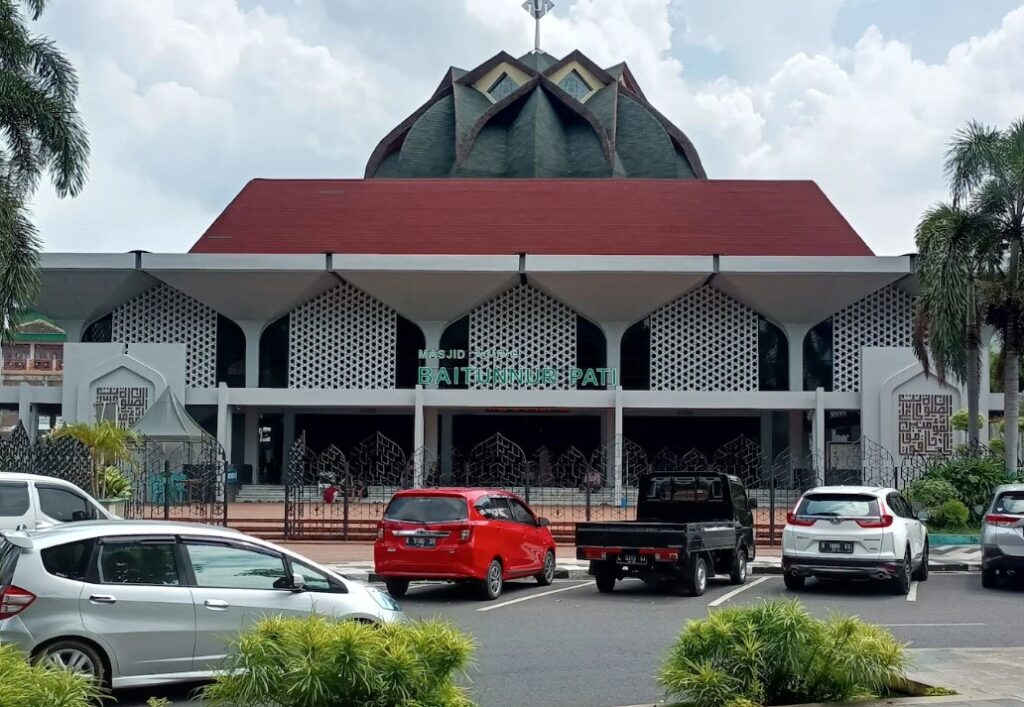 Masjid Agung Baitunnur Pati: Ikon Religi dan Wisata Spiritual